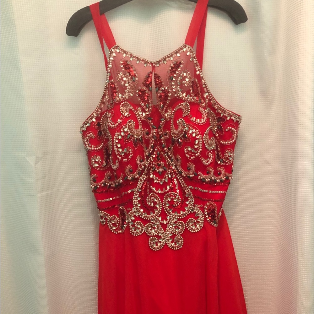 PROM/BALL DRESS - Picture 2 of 4